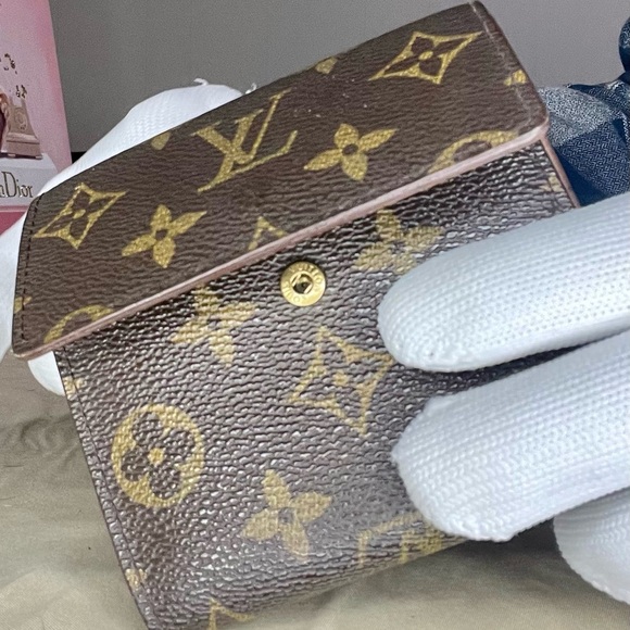 Louis Vuitton Elise Monogram Wallet - Picture 11 of 15